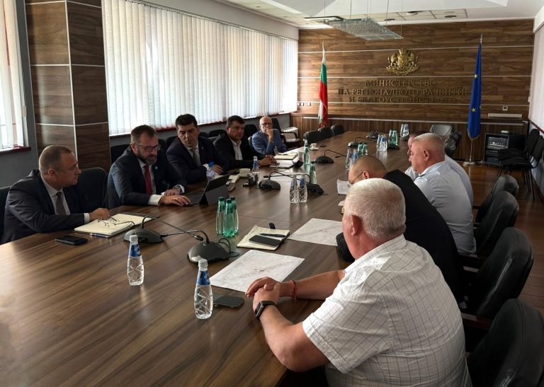 Нови мерки за движението в Кресна за летния сезон