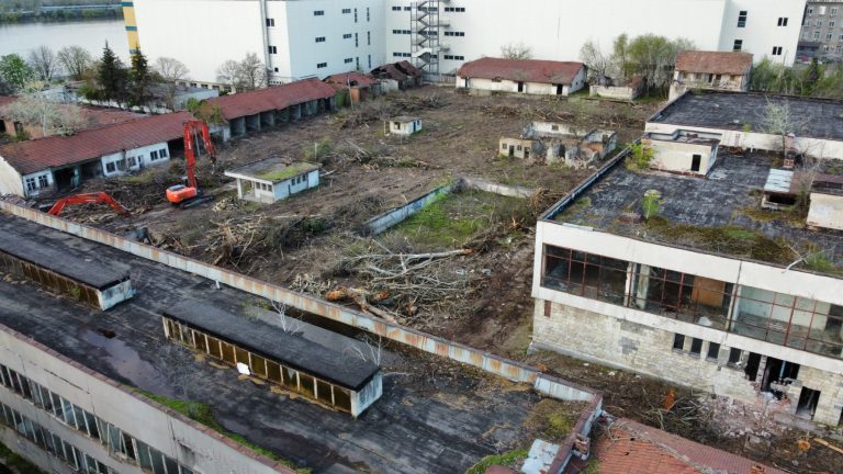 Русе: Напредва реновирането на бившата Военна болница
