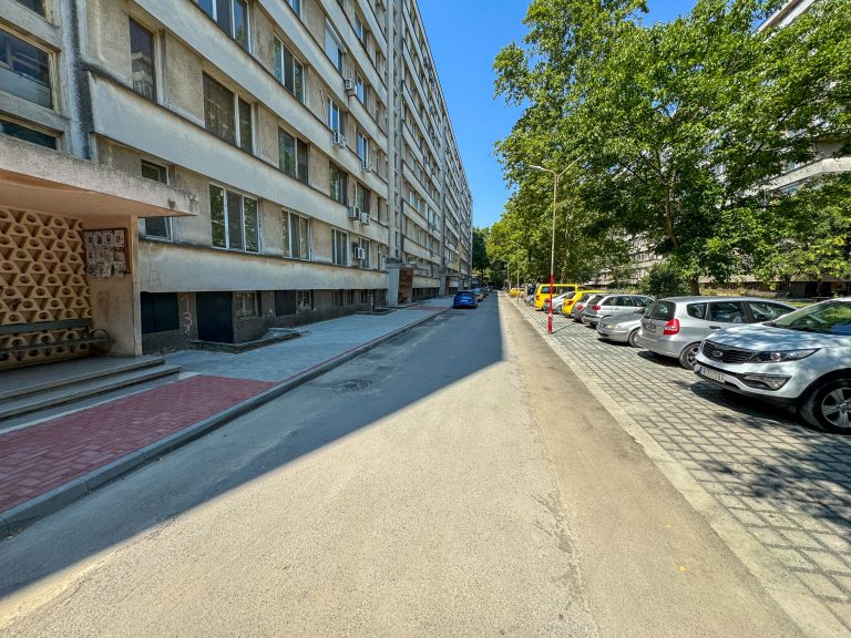 Благоустроиха междублокова зона в комплекс „Диана“ в Ямбол