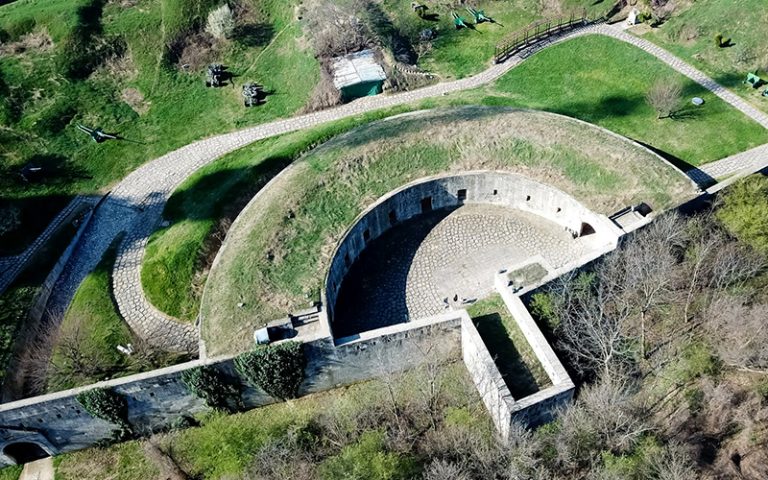 За 1,5 млн. евро: Община Силистра и румънската Валу луй Траян обновяват крепостта Меджиди табия