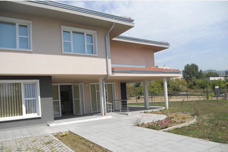 Ремонтират центровете за настаняване на деца с увреждания в Благоевград