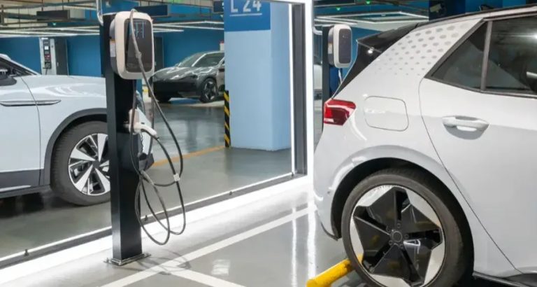 Изграждат 35 електрозарядни станции в жп гарите на областните градове