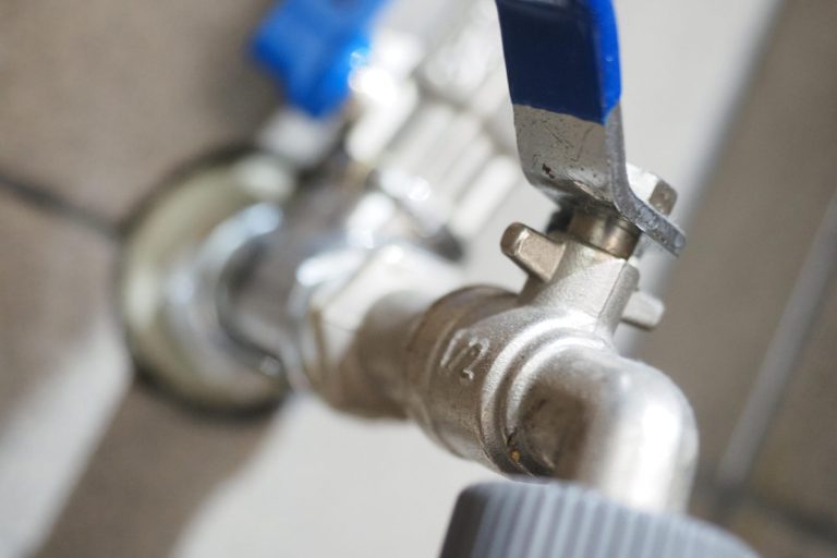 Плевен: Продължава монтажът на хидрофорни системи в училища и детски градини