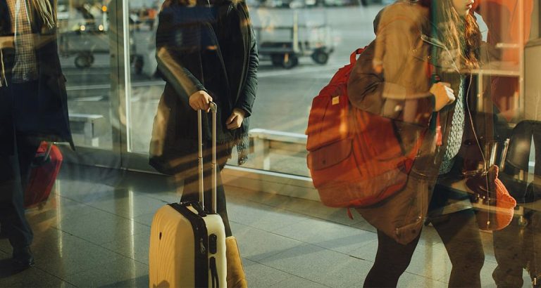 Предложение: Единен електронен билет за влак, автобус, самолет и воден транспорт