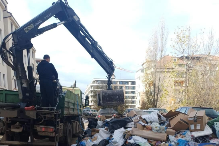 Фотокапани ще следят за незаконно изхвърляне на отпадъци в район „Студентски“