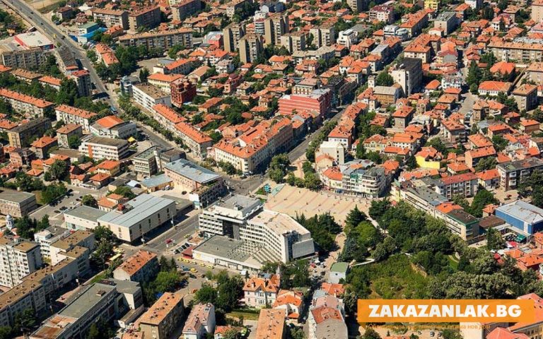 Кметът на Казанлък: Разширяваме града в периферията, за да спрем презастрояването в центъра