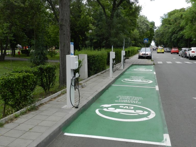 Бързи зарядни станции за електромобили ще бъдат изградени в Бургас