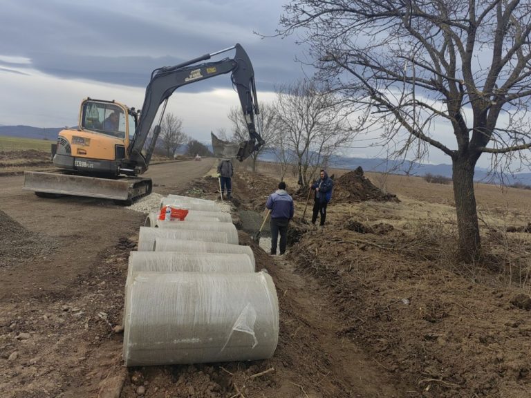 Приключва ремонтът на пътя към ГКПП-Олтоманци при с. Соволяно