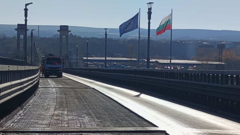 От 8 януари: Възобновяват ремонта на Дунав мост при Русе