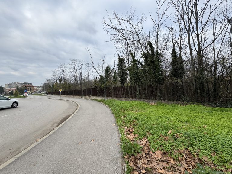 Община Ямбол обявява търг за общински терени