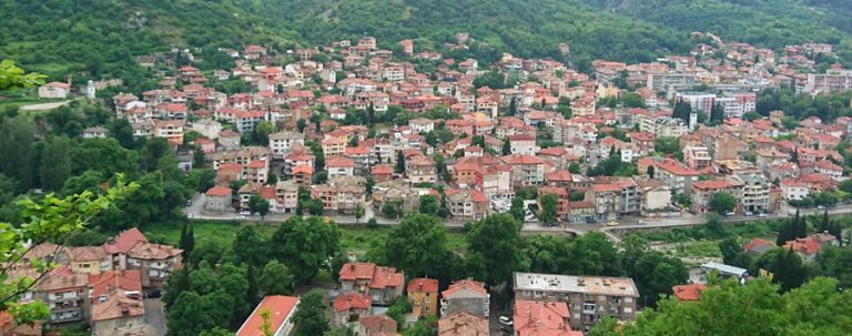 Строят сграда за яслена група към детска градина в Асеновград