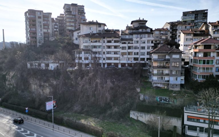 Община Велико Търново укрепва 3 активни свлачища