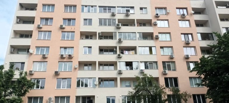 Санираха един от най-големите блокове в Асеновград